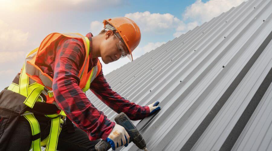 Professional gutter cleaning in Kennedale, TX